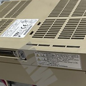 販売中 SGDM-20ADAY47 Yaskawa Electric Servopack Box